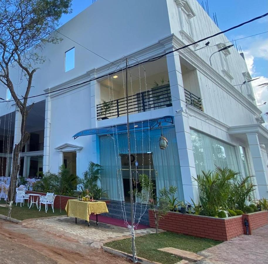 Hotel Northway Vavuniya Екстериор снимка