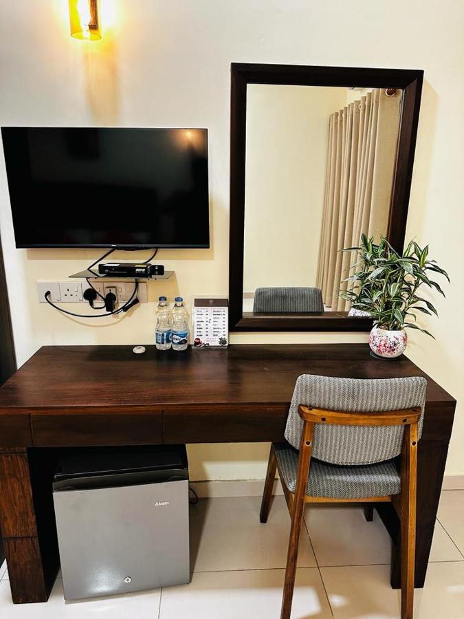 Hotel Northway Vavuniya Стая снимка