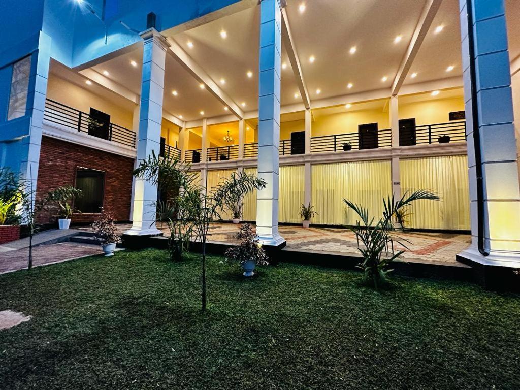 Hotel Northway Vavuniya Екстериор снимка