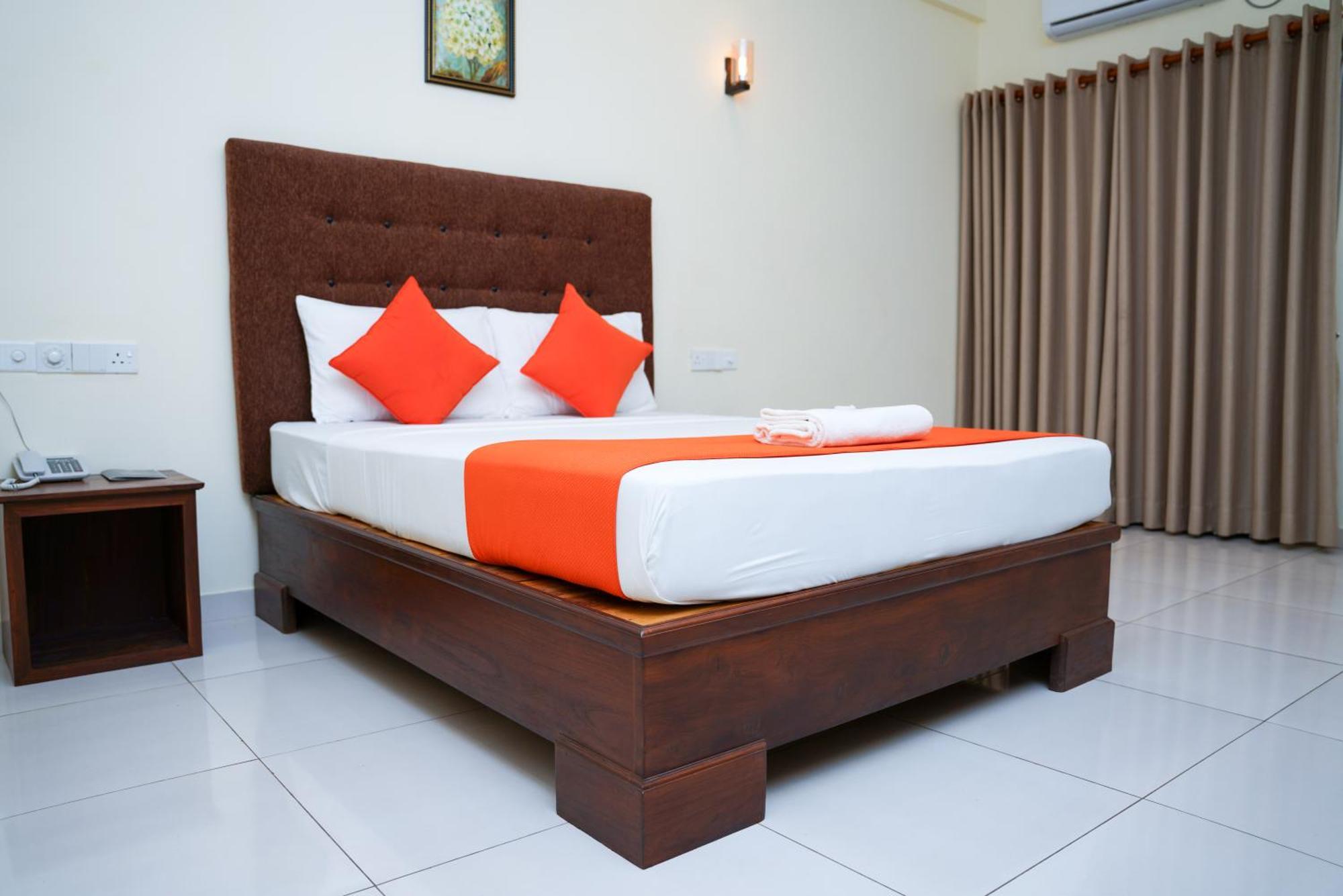 Hotel Northway Vavuniya Екстериор снимка
